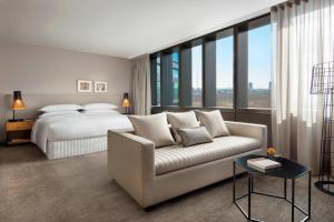 Corner King Studio Suite with Sofa Bed room in Four Points by Sheraton Sydney Central Park