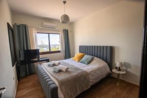 Glabur Stays! The One -1 - Elite Marina Front!