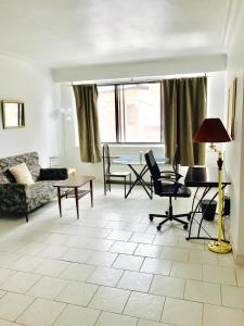 Stylish Montreal Apartment: Comfortable Stay in the Golden Square Mile