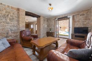 Villa Zinnia by Briskva