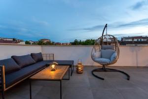 Costa Deluxe by Briskva