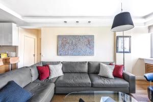 Muette - Spontini 1bdr by BYour Home