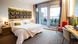 Deluxe Double Room with Balcony room in Antony Palace Hotel