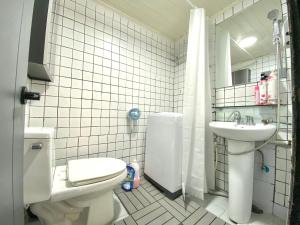 2 rooms-2mins to MRT,15mins to Hongdae