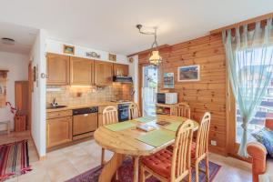 Baccara E4 - 4 pers - centre station