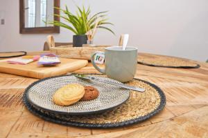 Chapel House by YourStays - Two bed cottage in Market Town of Sandbach, high end finish