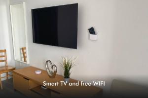 Chill Out in This Stylish 2Full Beds BeachWalk Studio