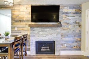 Gatlinburg Condo with Smoky Mtn Views Walk to Dwtn!