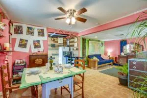 Charming Kansas City Studio with Fire Pit! - Riverside