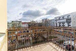 Przytulne i Komfortowe Studia Very Berry w Poznaniu by Noclegi Renters