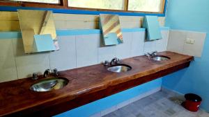 Hostel,Dormis y Camping Costa Bolsón