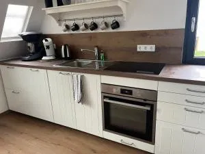 Gemütliches Haus Nähe Messe Düsseldorf und Köln mit großer Terasse,WLAN, Netflix mit 2 Schlafzimmern - Gräfrath