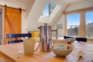 Albion Getaway - Ridge Views Hiking & Game Lounge