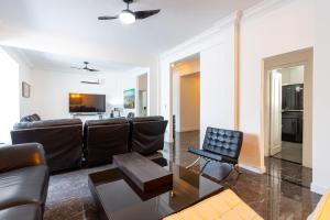 The Best Copa Executive Design Penthouse 4 bedroom 3 bathroom 6 air conditioners 2500 sq ft 85 inch cimema tv