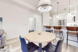 Trailhead Lodge #315