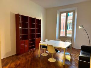 whouse large suite apartment indipendenza