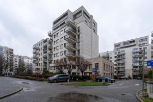 Sokratesa Business Apartments - 52m2 Terrace, Parking, Metro Nearby - by Rentujemy