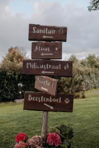 Camping De Tulpenweide lege Kampeerplaats, lege plaats op het gras zonder bed