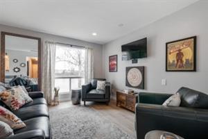 Beautiful Downtown Nashville Condo By the River-1012