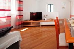 Apartments with WiFi Zlarin - 21923