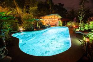 Tortuga Premium Riverfront Jungle Villa with Jacuzzi and Pool