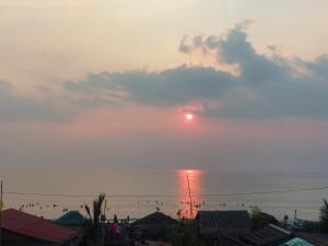 Kuas Pad Batangas Tent