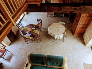 Séjour paisible au cœur du Berry : maison familiale moderne, cheminée, jardin, et SPA à Cléré-du-Bois. - FR-1-591-563