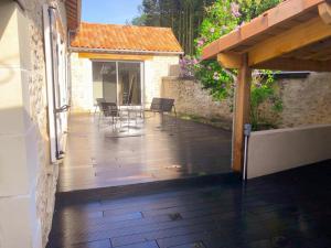 Maisons de vacances Loft industriel avec Spa, Sauna et Hammam en Touraine – Jardin clos et equipements haut de gamme - FR-1-381-559 : photos des chambres