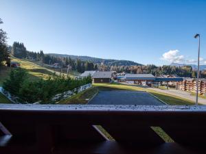 Appartement 6 personnes au pied des pistes, balcon, cuisine équipée - FR-1-642-86