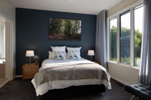 Belle Voir- scenic views, steps from town