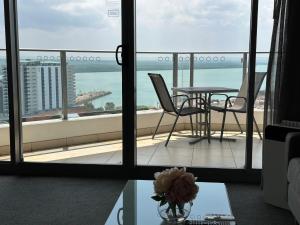 Pandanas Apt 5 15th fl Darwin CBD Harbor views