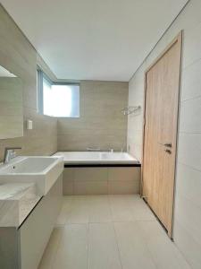 Căn hộ 2pn2wc full nội thất siêu đẹp khu Diamond Alnata Celadon City Tân Phú