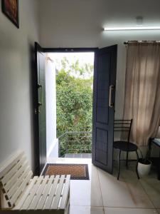 Olive Homestay 1bhk Diamond Ernakulam