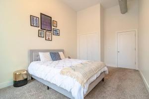 South Loop 3BR Group Comfort Near Downtown, Grant Park, Soldier Field and McCormick Place