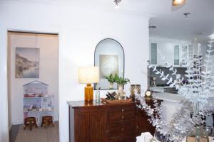 Ballarat Cozy Cottage for Families, Sleeps 8, Pet Friendly, Big backyard, Parking for 4 cars, Close to Shopping mall