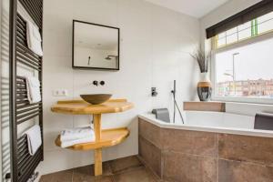 Luxury apartment within 30 meters of the harbour Scheveningen
