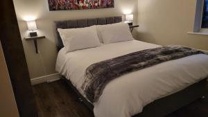 Peaceful Waterfront Apartment, Private Parking, Hull Marina