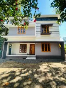 Munroe Meadows home - Sāsthānkotta