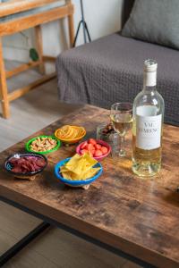 STUDIO VIEUX-PORT VUE BASILIQUE NOTRE-DAME