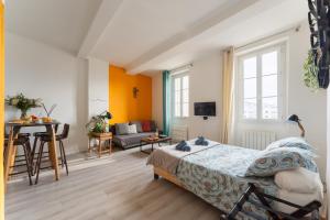 STUDIO VIEUX-PORT VUE BASILIQUE NOTRE-DAME