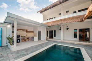 Greek House: Room wDesk + Shared Pool&Kitchen 4
