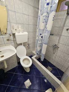 Booking Apartments Alone 2