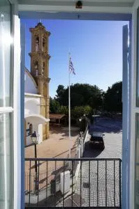 Two Bedroom Apartment w/ Balcony - Trakhoni