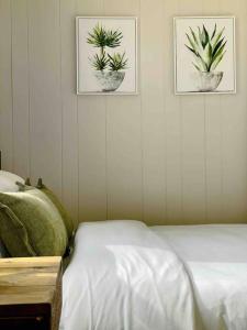 Abode à la Mode Centrally Located 2BR1BA Home