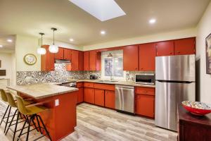 Rustic Elegant Stays in Niagara Benchlands