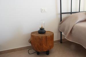 Habitación con cama extragrande.