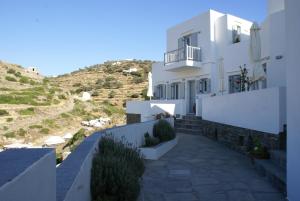 Petra & Fos Studios and Rooms Sifnos Greece