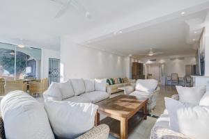 Large Ground Floor Apartment with Private Garden and Beach Access