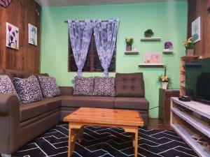 Adelles Transient, spacious 3-bedroom homestay