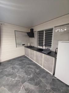 Між Тростяном та рікою